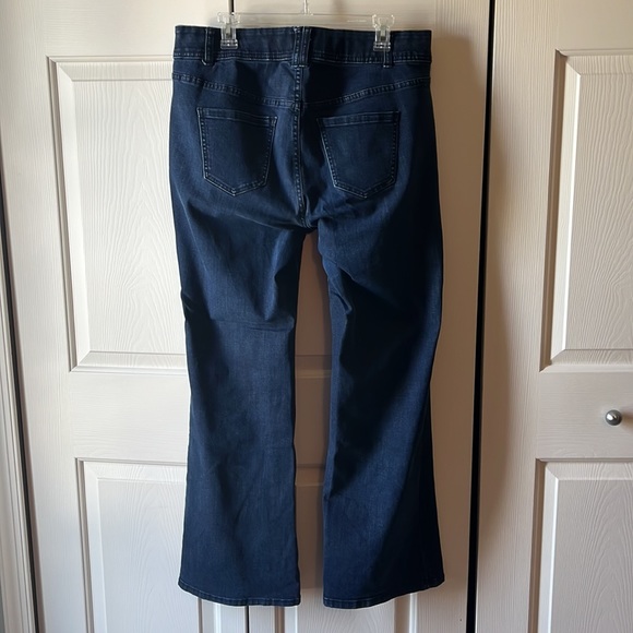 Lane Bryant size 14 tighter, tummy, technology jeans - Picture 2 of 2